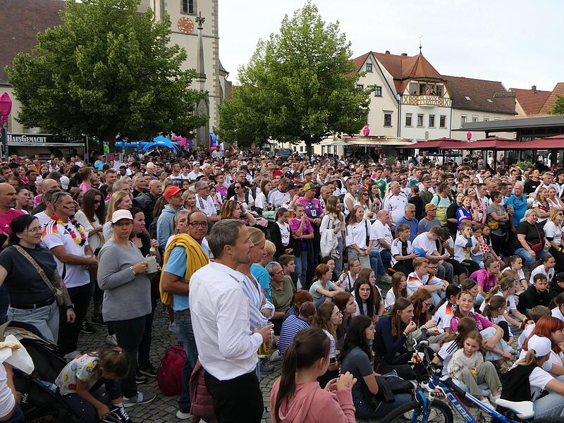 Menschenmassen werden zum &bdquo;Tag der Franken&ldquo; in Ha&szlig;furt erwartet.