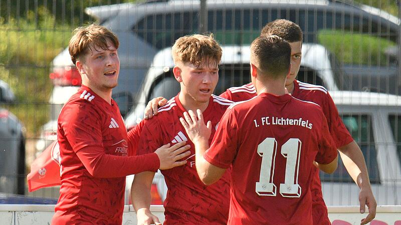 Jubel bei den Lichtenfelser über das entscheidende Tor zum 1:0. Jubel bei den Lichtenfelser über das entscheidende Tor zum 1:0.