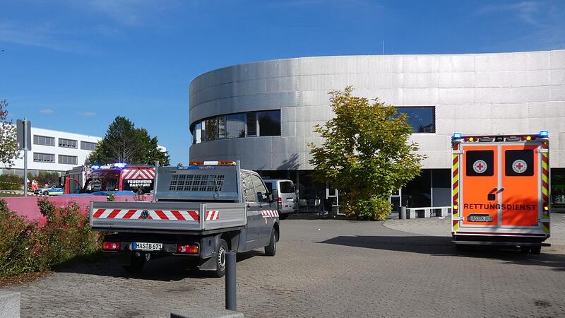 Das Betreuungsgeb&auml;ude am D&uuml;rerweg in Ha&szlig;furt ist t&auml;glich Anlaufstelle f&uuml;r viele Buben und M&auml;dchen. Hier passierte der tragische Unfall, bei dem ein elfj&auml;hriges M&auml;dchen 2022 sein Leben verlor.