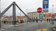 Kein Durchkommen mehr für fast ein Jahr lang: Die Kettenbrücke ist für Autos gesperrt.