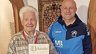 Harald Sch&uuml;tz (links) wurde f&uuml;r 60 Jahre Mitgliedschaft im KSV vom Ersten Vorsitzenden Klaus Fischer geehrt.