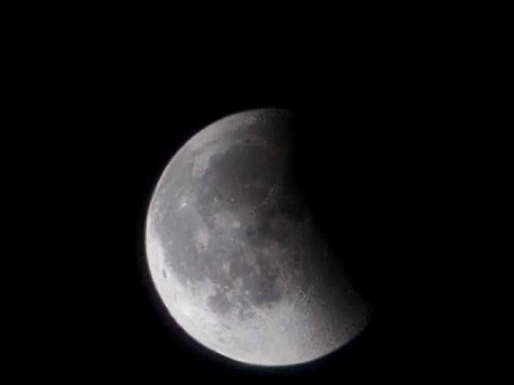 Die Mondfinsternis, aufgenommen zwischen Weidhausen und Trübenbach.