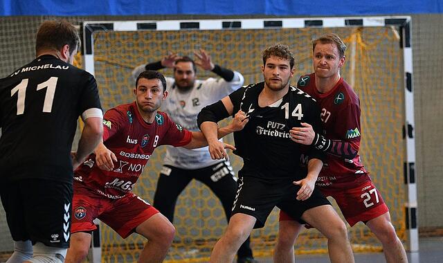 Der Michelauer Kreisläufer Luis Henzler (Nr. 14) war im Hinspiel gegen die starke Abwehr der Fichtelgebirgler stark gefordert. Der Michelauer Kreisläufer Luis Henzler (Nr. 14) war im Hinspiel gegen die starke Abwehr der Fichtelgebirgler stark gefordert.