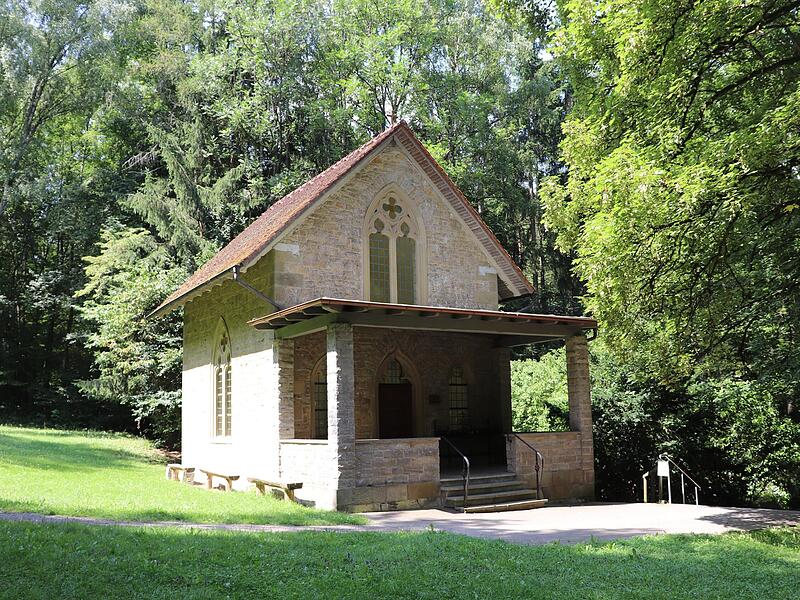 Dem Pfarrer ein Dorn im Auge: Terzenbrunn bei Bad Kissingen. Dem Pfarrer ein Dorn im Auge: Terzenbrunn bei Bad Kissingen.
