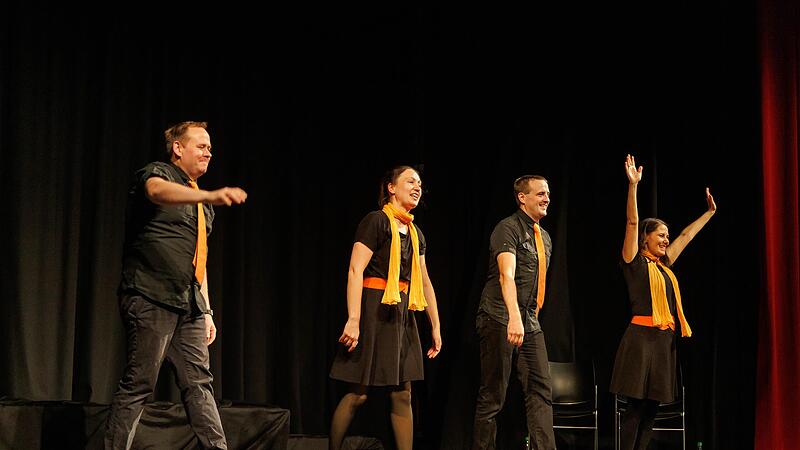 Ohne Zugabe ließ das begeisterte Publikum die „Volle Möhre“-Akteure nicht von der Bühne.