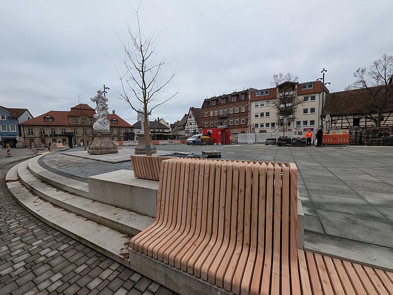 Paradeplatz ForchheimParadeplatz Forchheim Eindrücke vom 29. November, seit der Verkehr am Paradeplatz wieder freigegeben ist.