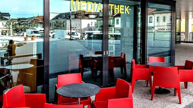 Die Mediathek Neustadt hat j&uuml;ngst bemerkenswert positive Trends bei den Benutzerzahlen verk&uuml;ndet. Laut einer Befragung nutzten bei 462 ausgef&uuml;llten Frageb&ouml;gen angeblich nur drei der Befragten den Freizeitpark und die Mediathek.