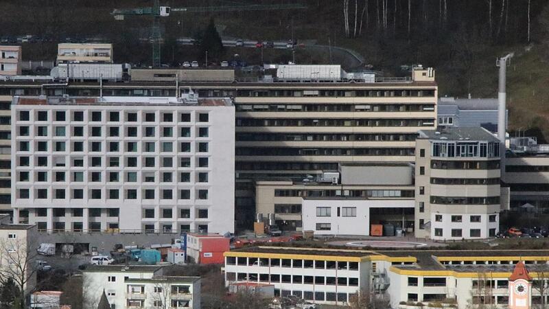 Das Klinikum Kulmbach z&auml;hlt 1700 Besch&auml;ftigte und ist damit der am Abstand gr&ouml;&szlig;te  Arbeitgeber.