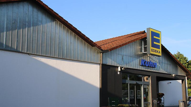 Der Edeka-Markt in Oberthulba ist in die Jahre gekommen.
