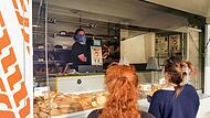 Ein letztes Mal machten die rollenden B&auml;ckereifilialen der Firma H&ouml;reder Beck Ende vergangener Woche Station auf den D&ouml;rfern im Landkreis Ha&szlig;berge.