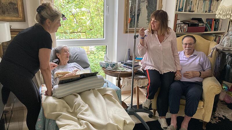 Ein guter Tag bei Familie Campa: Lila, die polnische Pflegekraft und Petra Campa sind da, um sich um das Ingeborg und Gian Carlo zu k&uuml;mmern.