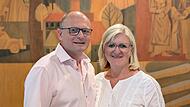 Georg Rodler ist der neue B&uuml;rgermeister der Marktgemeinde G&ouml;&szlig;weinstein. Auf dem Foto ist er mit seiner Frau am Wahlabend zu sehen.