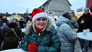 Strahlender Weihnachtsmarkt - strahlende Gesichter.