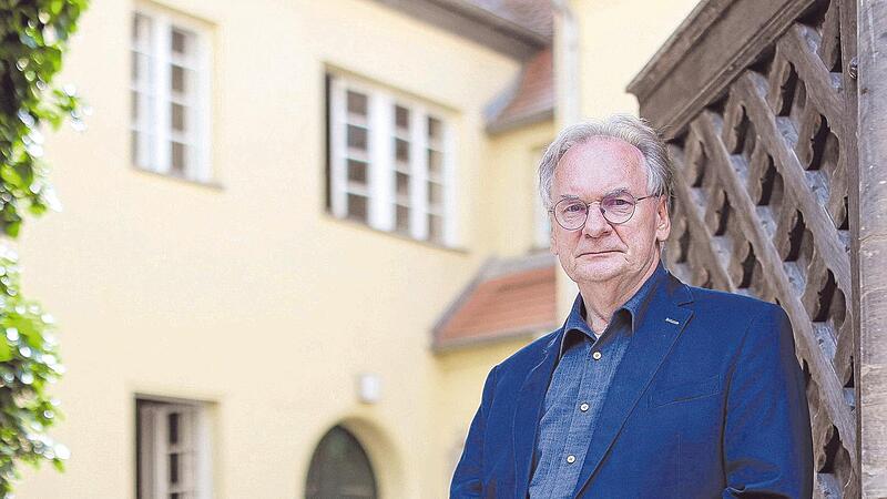 Der dienstälteste Ministerpräsident Deutschlands macht Schluss: Sachsen-Anhalts Regierungschef Reiner Haseloff (71) tritt zur Landtagswahl 2026 nicht erneut als CDU-Spitzenkandidat an.