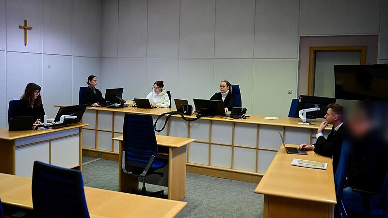 Staatsanw&auml;ltin H&ouml;sle, zwei Justizmitarbeiterinnen, Strafrichterin Friedmann, Rechtsanwalt Jotschke und der Angeklagte