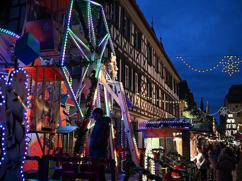 Festliche Lichter locken zum Forchheimer Weihnachtsmarkt.Eröffnung Weihnachtsmarkt Forchheim 2024 Festliche Lichter locken zum Forchheimer Weihnachtsmarkt.