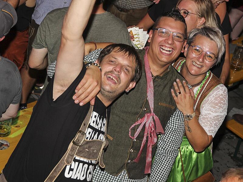 Gute Stimmung beim ersten Bierfestsonntag