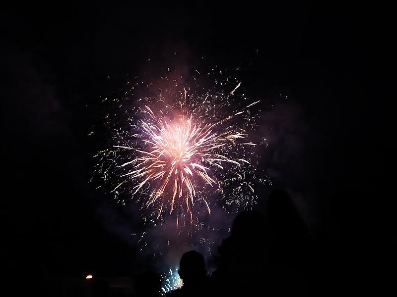 Feuerwerk begeistert Zuschauer