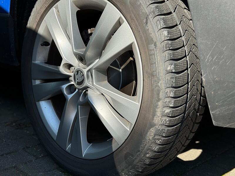 Obertrubacher  entdeckt lose Radmuttern an seinem Auto