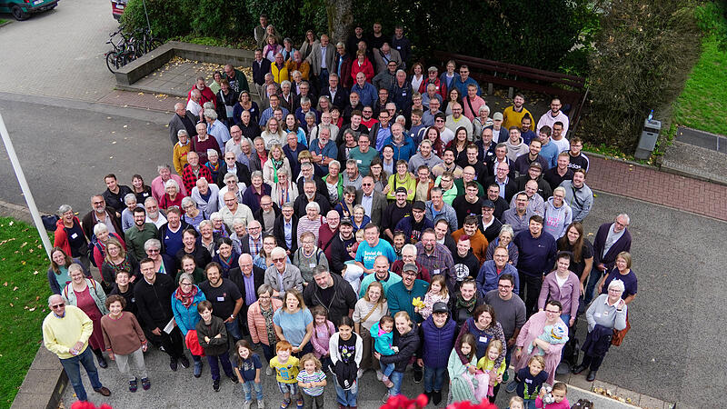 Knapp 250 Evangelische Diakone und ihre Familien aus ganz Bayern trafen sich kürzlich im Seminarhotel Heiligenhof in Bad Kissingen. Das Wochenende stand unter dem Motto „Wonach sehnt sich mein Herz“.