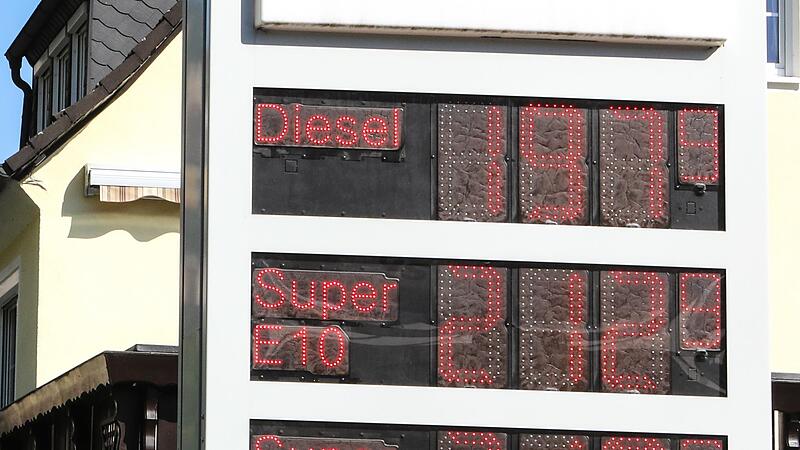 30 Cent günstiger soll das Benzin ab Mittwoch werden.