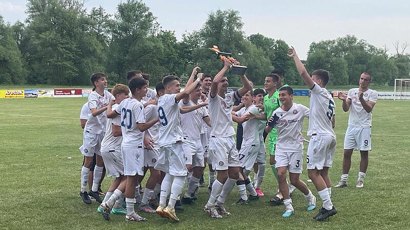 Mit einer Niederlage gegen die Bayernauswahl startete Hajduk Split in den Rimini-Cup. Im Finale sollten sich die Kroaten revanchieren.