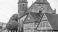 Historische Aufnahme der Pfarrkirche in Kleukheim, entstanden Anfang des 20. Jahrhunderts.