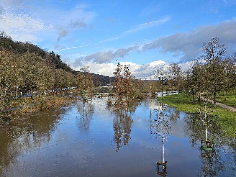Aufgenommen am "Schweizerhaussteg" in Richtung Flugplatz. Eine sch&ouml;ne Seenlandschaft.