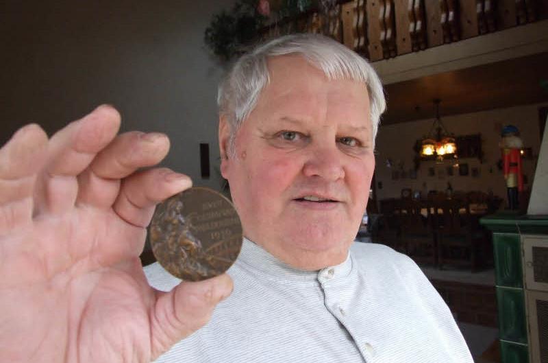 F&uuml;r Bronze in Melbourne gab es f&uuml;r Reinhold Pommer einen Rasierapparat und ein Kaffeeservice. Bild von 2006