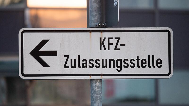Beh&ouml;rden kommen mit der Arbeit teilweise nicht mehr nach. Der Grund sind hohe Krankenst&auml;nde, aber auch von  der Politik hausgemachte Probleme bei der Umsetzung von neuen Gesetzen.
