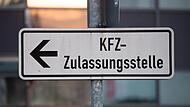 Beh&ouml;rden kommen mit der Arbeit teilweise nicht mehr nach. Der Grund sind hohe Krankenst&auml;nde, aber auch von  der Politik hausgemachte Probleme bei der Umsetzung von neuen Gesetzen.