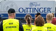 Demonstration vor Oettinger-Brauerei