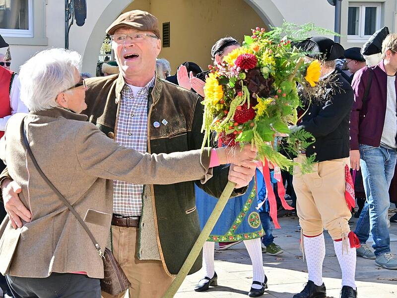 Auch in den vergangenen Jahren herrschte gute Stimmung beim Kirchweih-Jahrmarkt in Höchberg. Auch in den vergangenen Jahren herrschte gute Stimmung beim Kirchweih-Jahrmarkt in Höchberg.