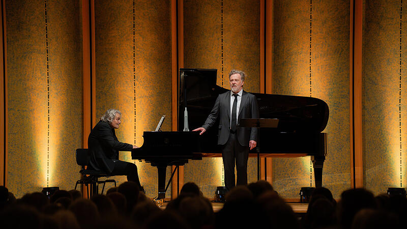 Christian Gerhaher (Bariton) und Gerold Huber (Klavier) begeistern die Zuschauer beim Kissinger Sommer.