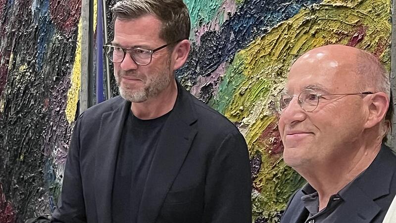 Brillante Rhetorik und fränkischer Charme: Karl Theodor von Guttenberg (l.) und Gregor Gysi im Dialog.
