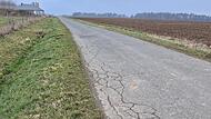 Die Ortsverbindungsstraße von Neudorf nach Ummersberg ist in einem schlechten Zustand. Jetzt fragte ein Bürger bei der Bürgerversammlung, wann sie saniert wird.