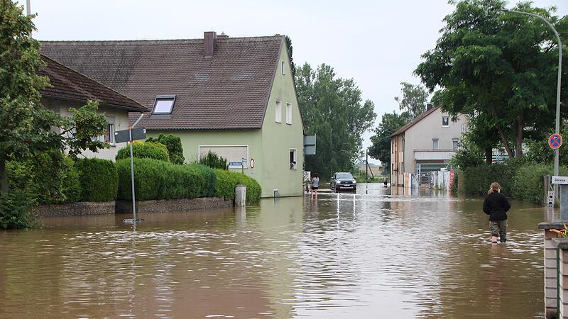 Auch die Bewohner von Höchstadt haben leidvolle Erfahrungen mit Überschwemmungen gemacht, wie unser Foto aus dem Jahr 2021 zeigt. Auch die Bewohner von Höchstadt haben leidvolle Erfahrungen mit Überschwemmungen gemacht, wie unser Foto aus dem Jahr 2021 zeigt.