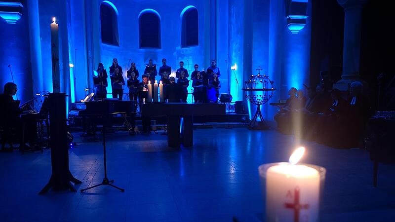 Beinahe mystisch erschein der Kirchenraum.