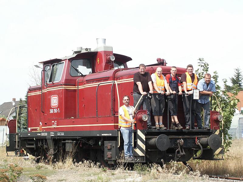 Der Arbeitstrupp in Hemhofen, rechts Organisator Frank Riegler Der Arbeitstrupp in Hemhofen, rechts Organisator Frank Riegler