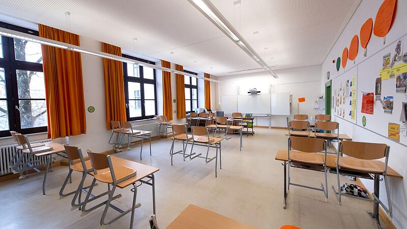 Ein Sinnbild f&uuml;r die Corona-Pandemie: Monatelang waren Schulen in Bayern geschlossen.(Archivbild)