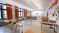 Ein Sinnbild für die Corona-Pandemie: Monatelang waren Schulen in Bayern geschlossen.(Archivbild)
