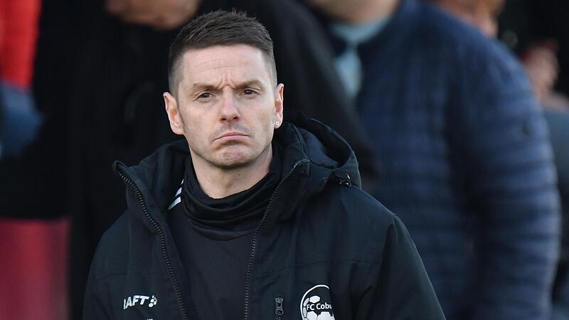 Lars M&uuml;ller steht mit dem FC Coburg