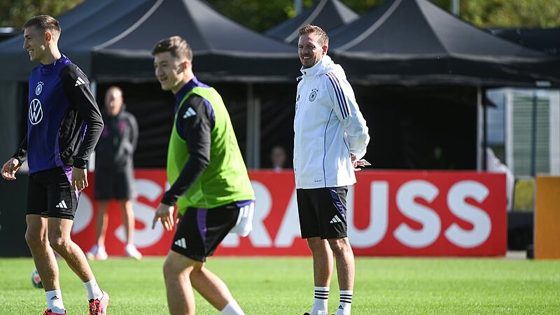Der DFB hat Spa&szlig; in Herzogenaurach: Die Spieler von Julian Nagelsmann durften am Mittwoch im Training am Home Ground fangen spielen.