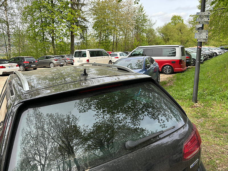 Rund um den Pretzfelder Keller war am Samstagnachmittag alles vollgeparkt - ob legal oder nichtEin bisschen Sommer im April - und die Massen stürmen die Fränkische Schweiz Rund um den Pretzfelder Keller war am Samstagnachmittag alles vollgeparkt - ob legal oder nicht