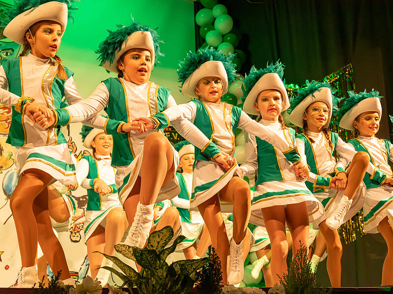 Auch die j&uuml;ngeren Gruppen lieferten den Beweis, wie viel &Uuml;bung in jeder Choreografie steckt: Mit sp&uuml;rbarer Begeisterung und sichtbarem Spa&szlig; begeisterten sie das Publikum.