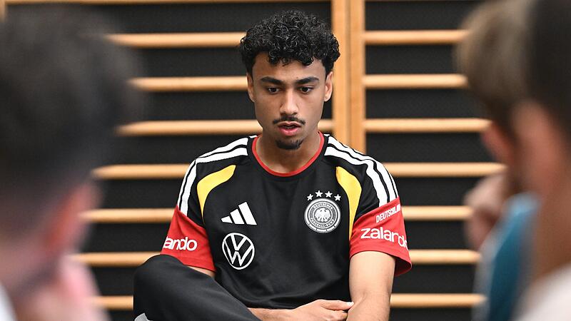 Bereitet sich mit der Deutschen Fußballnationalmannschaft in Herzogenaurach auf die WM vor: Nathaniel Brown. Bereitet sich mit der Deutschen Fußballnationalmannschaft in Herzogenaurach auf die WM vor: Nathaniel Brown.