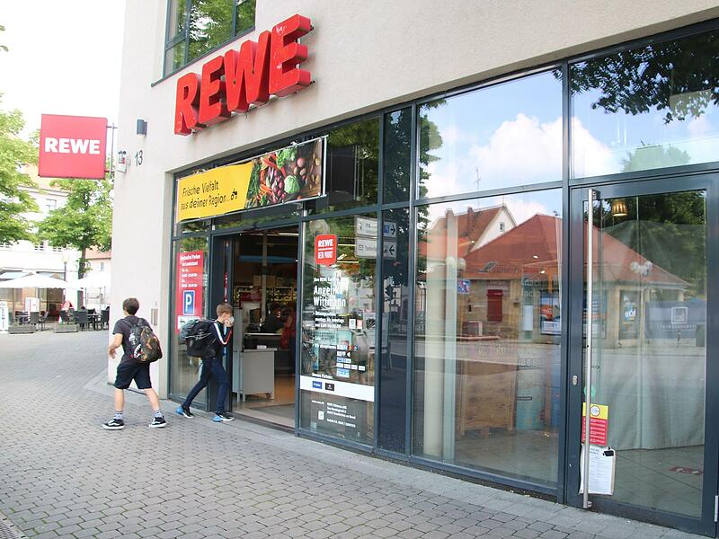 Bis August 2021 war der Rewe-Markt am Paradeplatz ge&ouml;ffnet. Seit Schluss ist, warten Forchheims Innenstadtbewohner auf eine &ouml;ffentliche Nachnutzung.