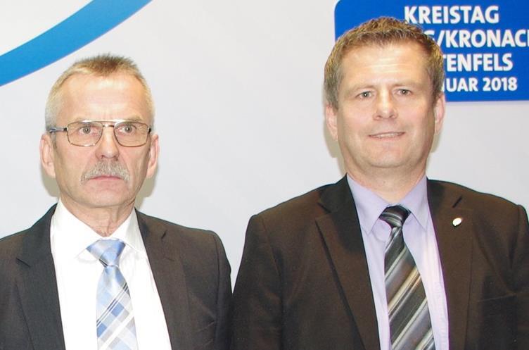 Ulrich Pochmann (rechts) wird Nachfolger von Egon Grünbeck als Kreisvorsitzender im Spielkreis 2. Grünbeck (links) bleibt Kreisspielleiter. Ulrich Pochmann (rechts) wird Nachfolger von Egon Grünbeck als Kreisvorsitzender im Spielkreis 2. Grünbeck (links) bleibt Kreisspielleiter.
