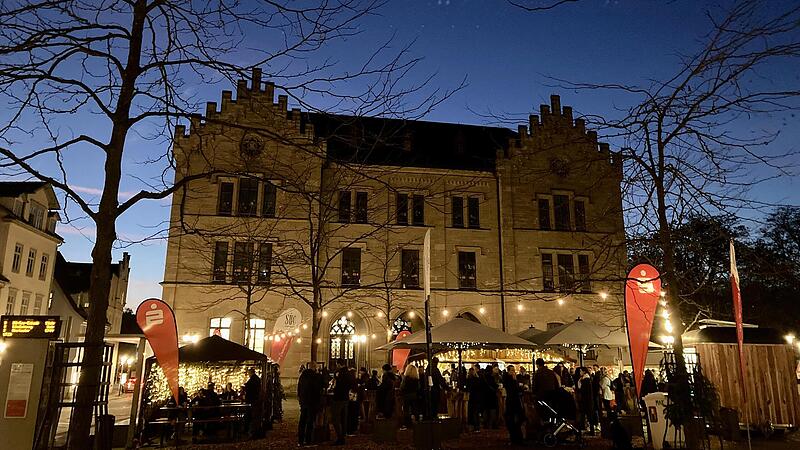 Winterfest auf dem Albertsplatz in Coburg Bereits im November findet auf dem Albertsplatz in Coburg wieder ein Winterfest statt.