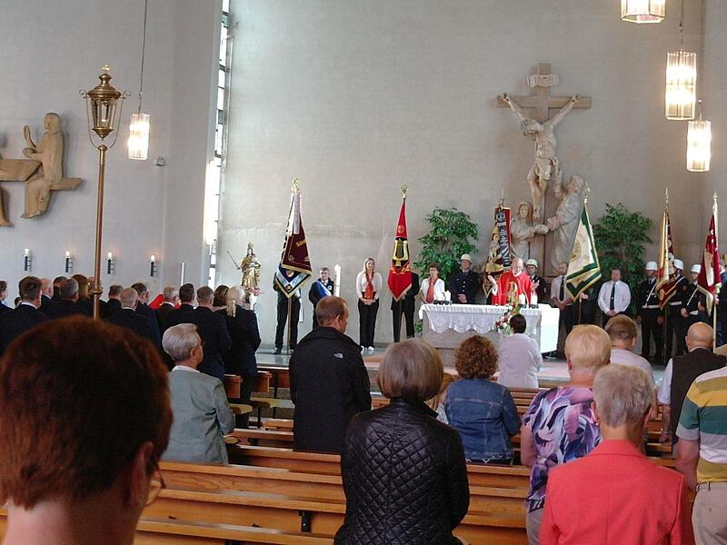 Der Gottesdienst zu Ehren der Mottener Feuerwehr. Der Gottesdienst zu Ehren der Mottener Feuerwehr.